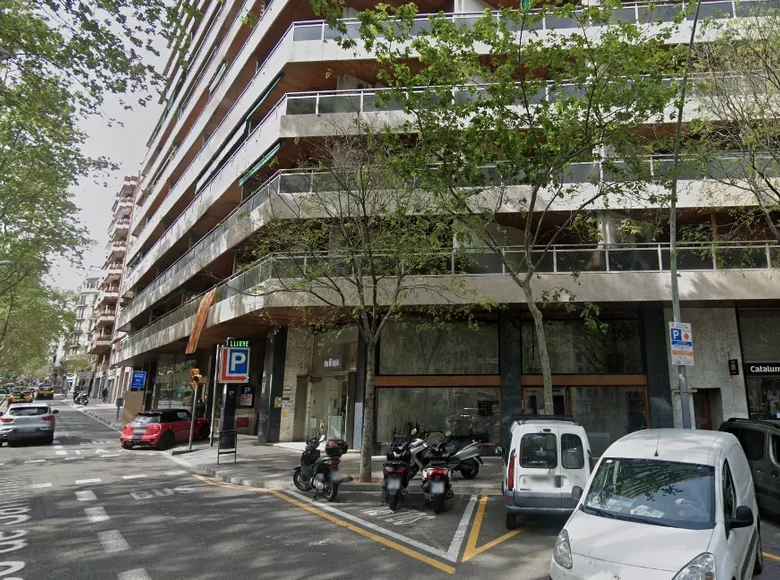 Commercial property 180 m² in Barcelona, Spain