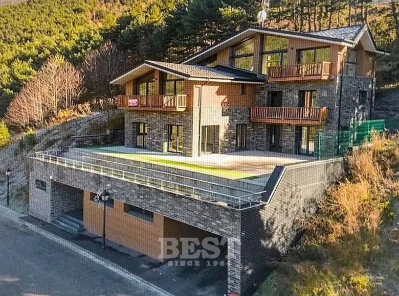 villa de 5 dormitorios 650 m² Andorra la Vella, Andorra