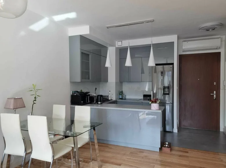 Wohnung 2 Zimmer 52 m² in Warschau, Polen