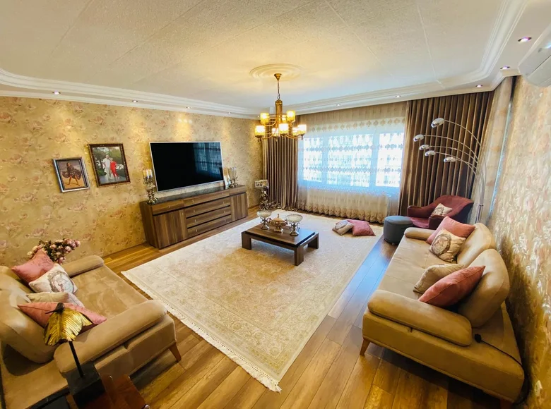Wohnung 5 Schlafzimmer  Konyaalti, Türkei