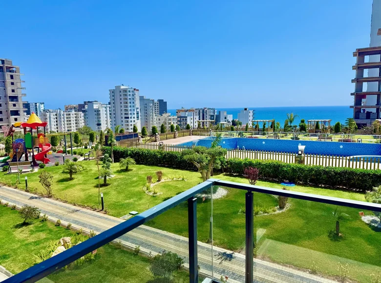 2 bedroom apartment 130 m² Mezitli, Turkey
