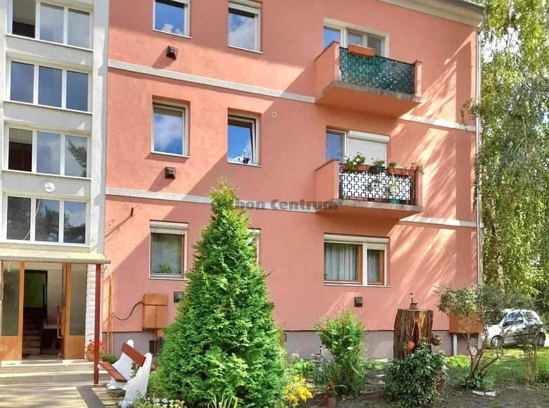 Mieszkanie 2 pokoi 60 m² Kistarcsa, Węgry