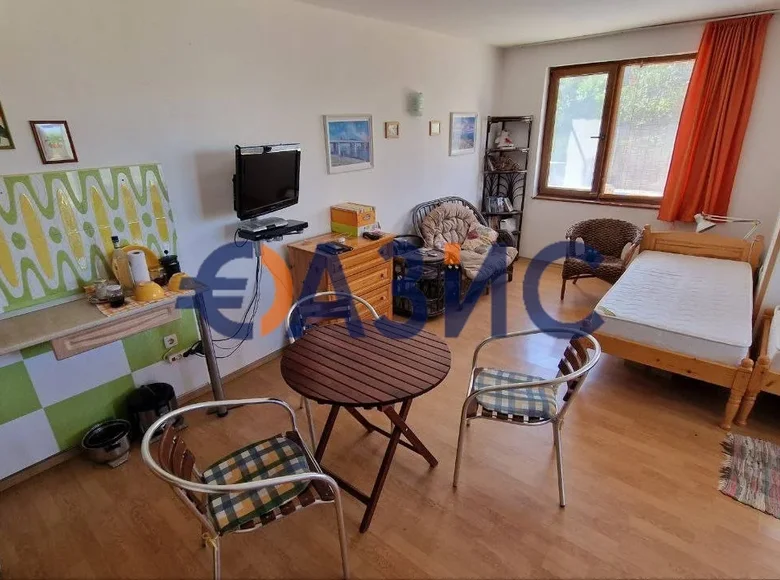 Квартира 2 комнаты 67 м² Святой Влас, Болгария
