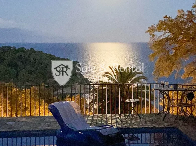 6 bedroom villa 350 m² Tossa de Mar, Spain