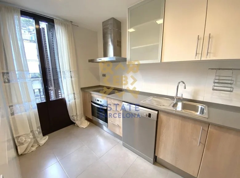 Mieszkanie 3 pokoi 86 m² Barcelona, Hiszpania