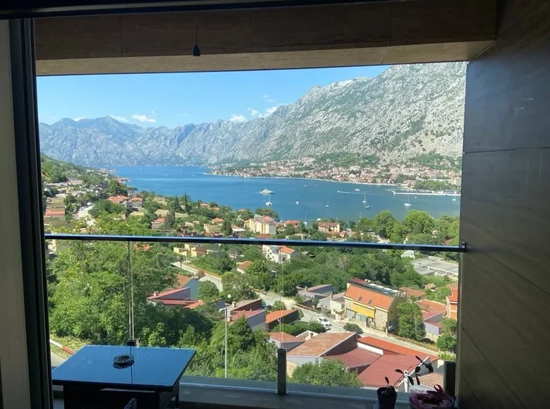 Mieszkanie 3 pokoi 78 m² Kotor, Czarnogóra