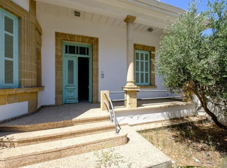 Haus 4 Schlafzimmer 355 m² Larnaka, Zypern