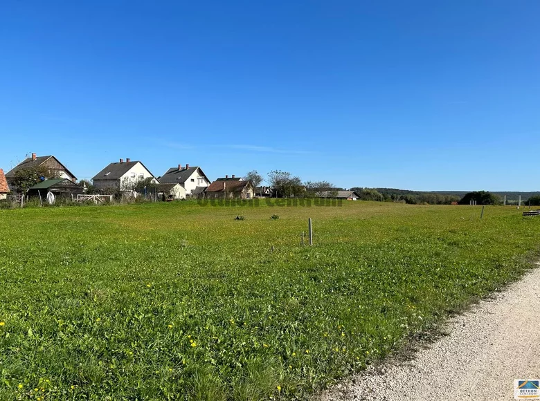 Grundstück 900 m² Porva, Ungarn
