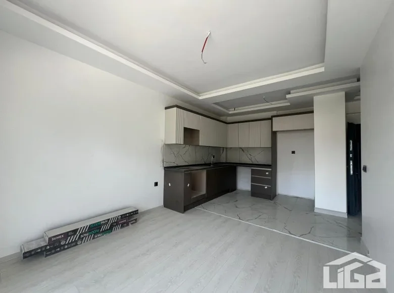 Mieszkanie 2 pokoi 75 m² Erdemli, Turcja