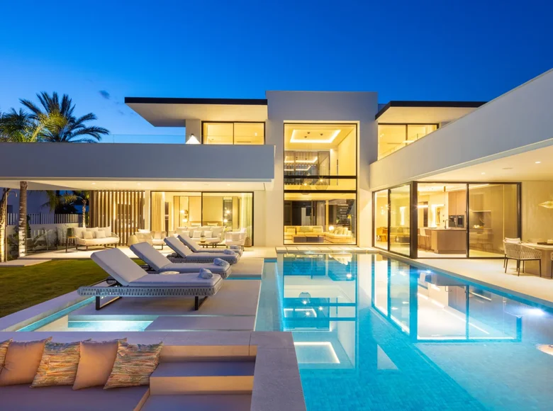 5-Schlafzimmer-Villa 667 m² San Pedro Alcantara, Spanien