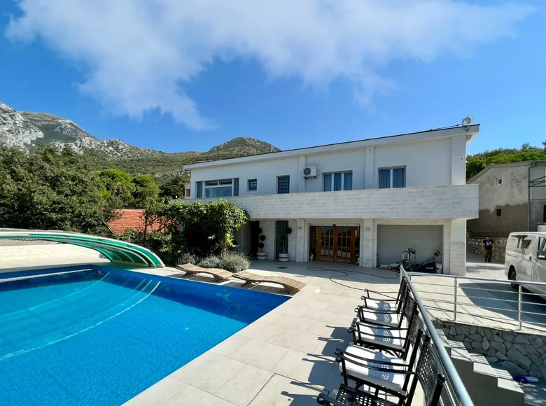 5 bedroom villa 472 m² Sutomore, Montenegro