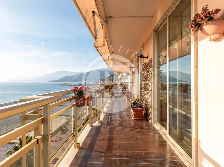 Wohnung 3 Schlafzimmer 360 m² Ventimiglia, Italien
