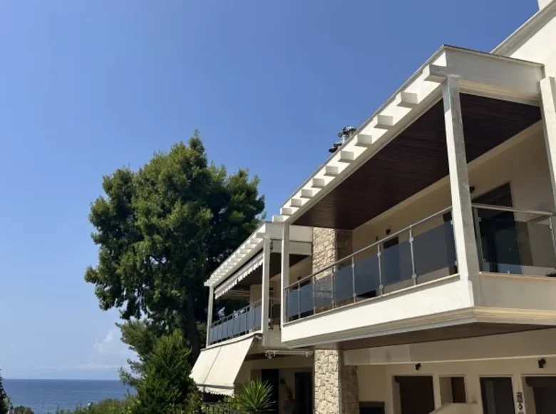 4 bedroom apartment 93 m² Skala Fourkas, Greece