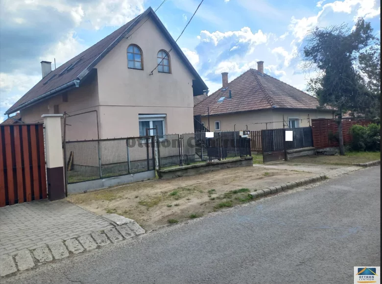 8 room house 88 m² Fot, Hungary