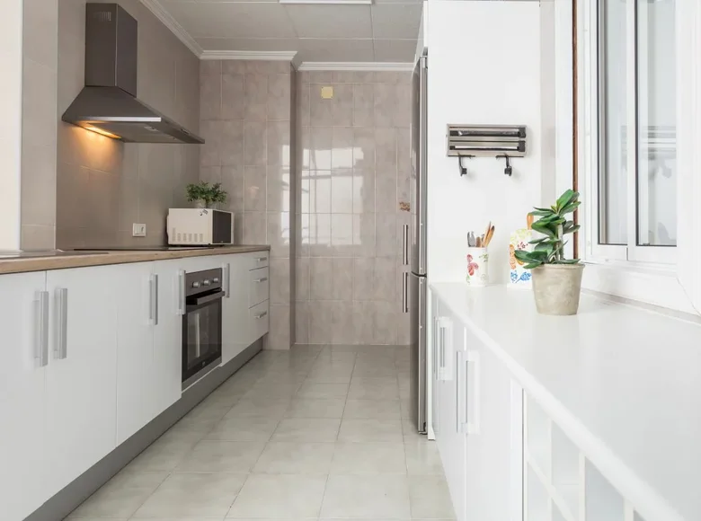 Condo 3 bedrooms 137 m² Alicante, Spain