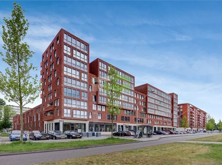 Mieszkanie 3 pokoi 109 m² Amsterdam, Holandia