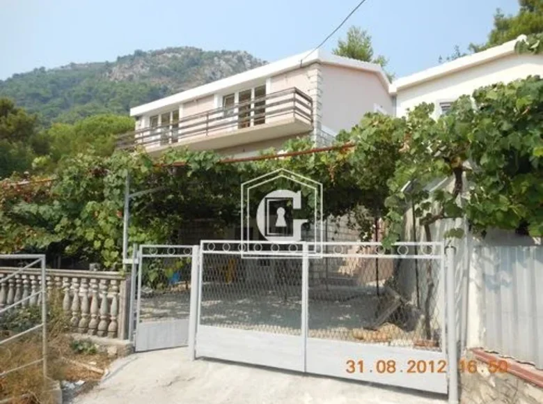 Haus 6 zimmer 300 m² Budva, Montenegro