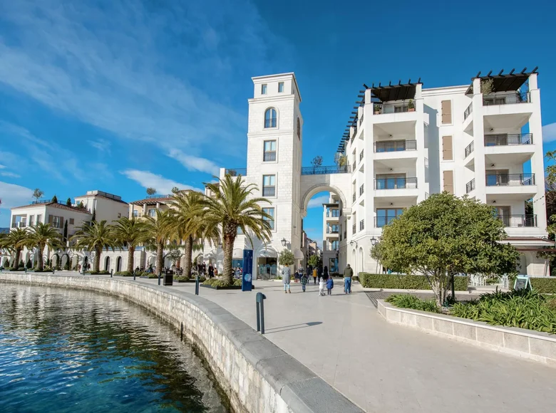 Mieszkanie 2 pokoi 135 m² Tivat, Czarnogóra