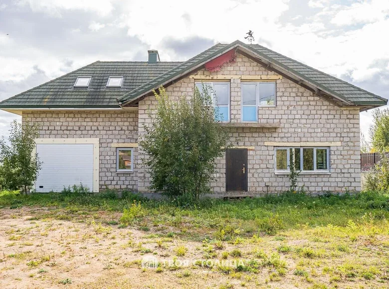 House 320 m² Siomkava, Belarus