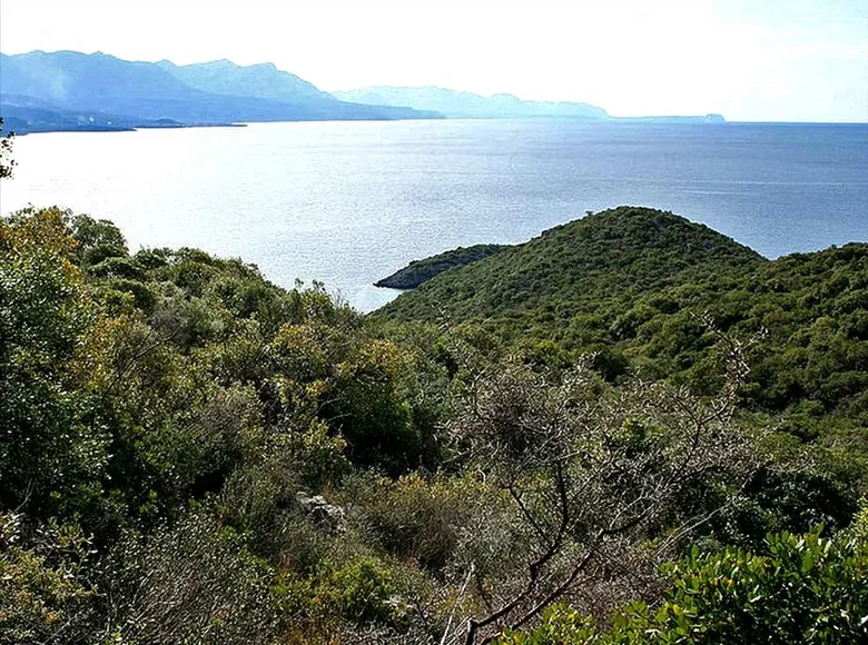 Land 1 room  Pedino, Greece