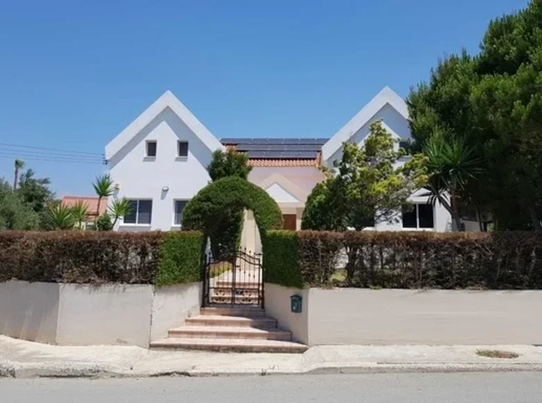 Dom 5 pokojów 248 m² Pentakomo, Cypr