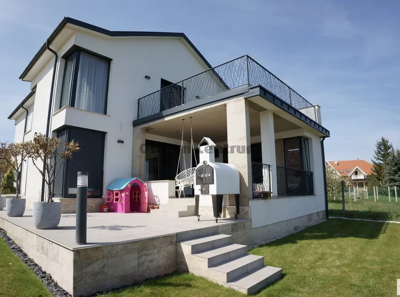 4 room house 270 m² Heviz, Hungary