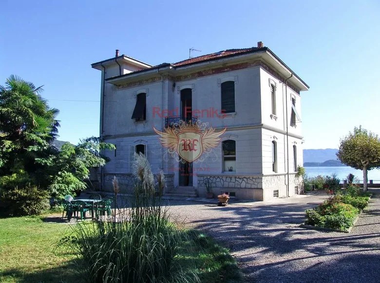 Villa de 5 habitaciones 400 m² Lago Maggiore, Italia