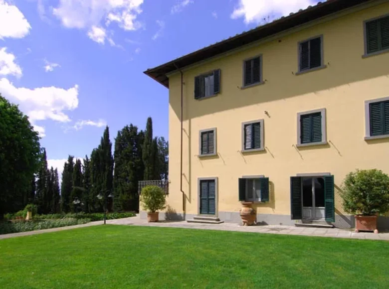 4 bedroom Villa 850 m² Arezzo, Italy