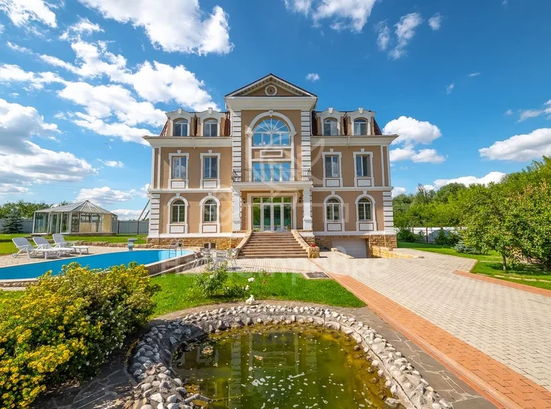 House 700 m² Mescherino, Russia