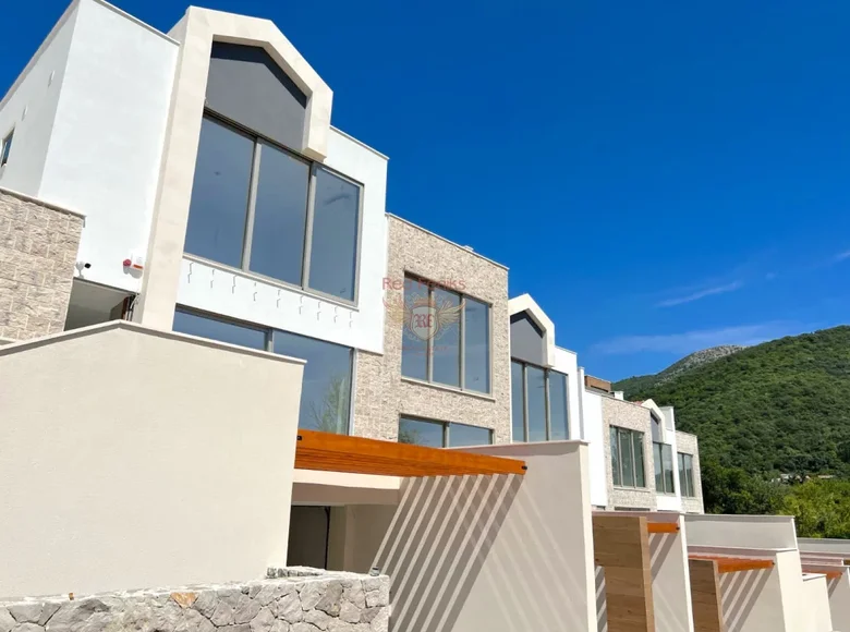Casa 3 habitaciones 103 m² Tivat, Montenegro