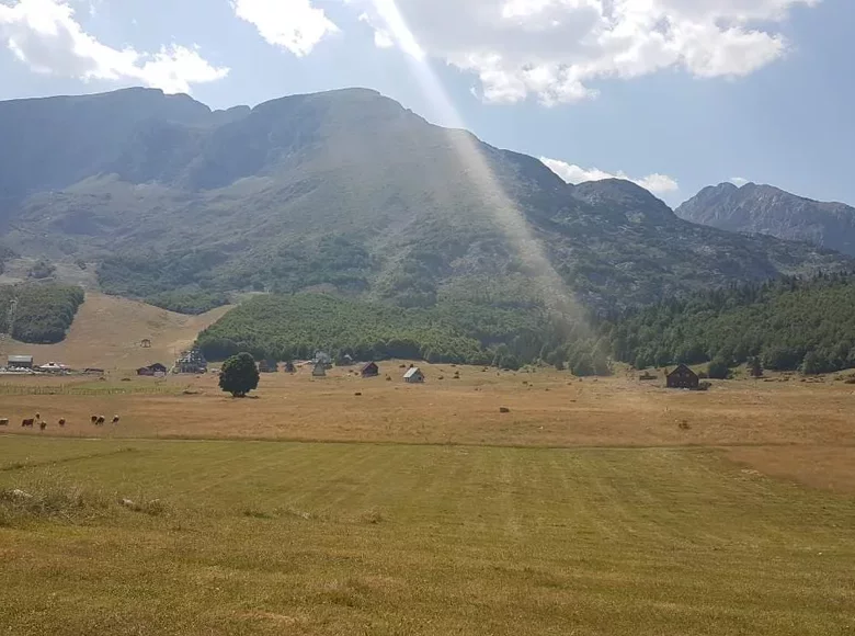 Land 6 327 m² Zupci, Montenegro