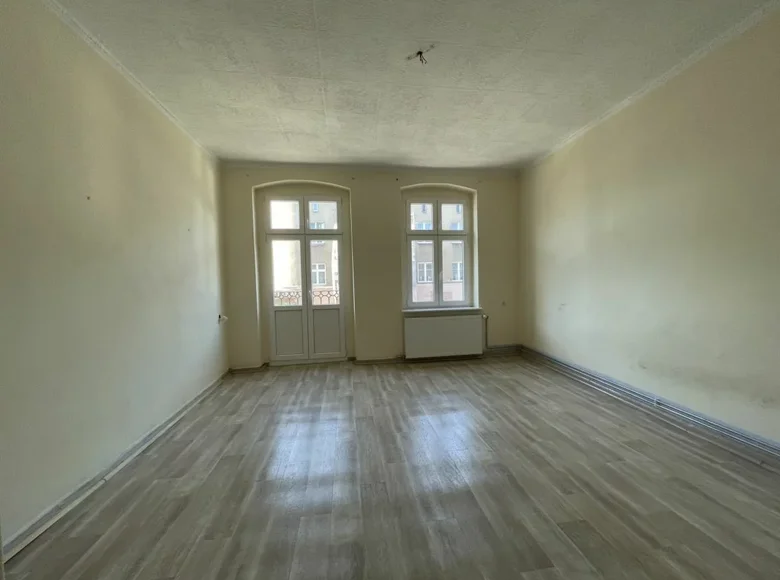 Mieszkanie 3 pokoi 61 m² Glowna, Polska