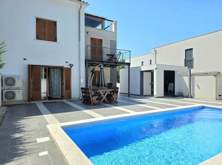 4 bedroom Villa 185 m² Grad Pula, Croatia