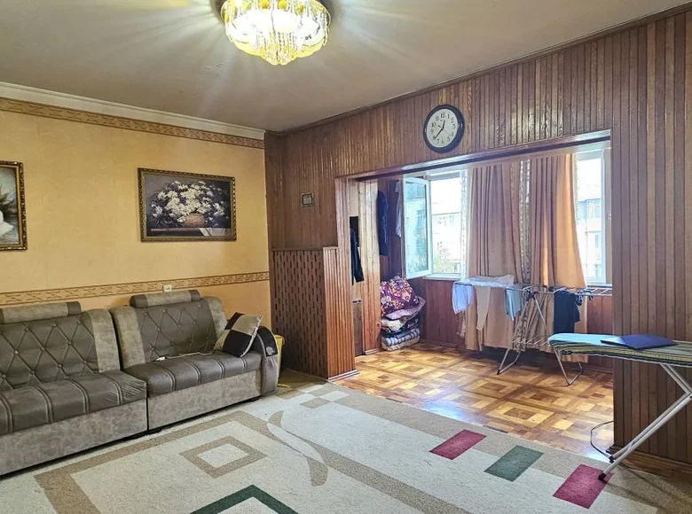 Kvartira 4 xonalar 79 m² Toshkentda