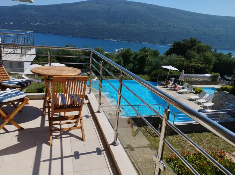 1 bedroom apartment  Đenovići, Montenegro