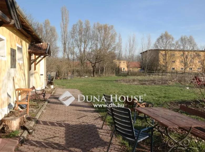 Casa 3 000 m² Janossomorja, Hungría