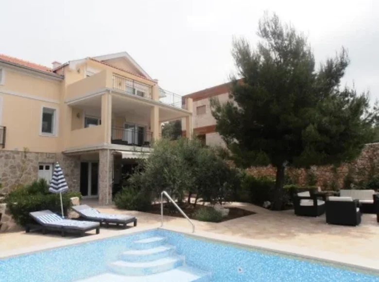 6 bedroom villa 300 m² Herceg Novi, Montenegro