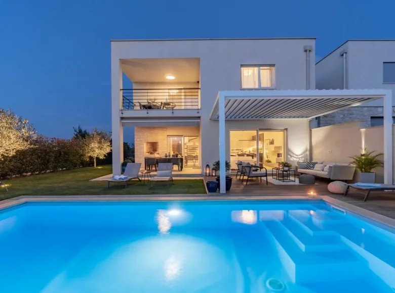 3 bedroom villa 170 m² Terni, Italy