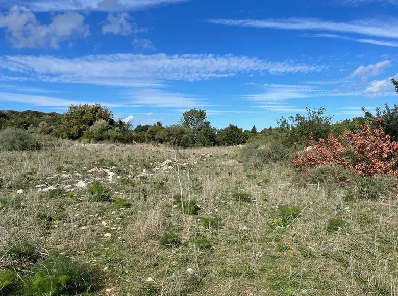 Land 1 room  Τsikoliana, Greece