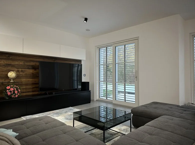 7 room apartment 366 m² Oberwaltersdorf, Austria