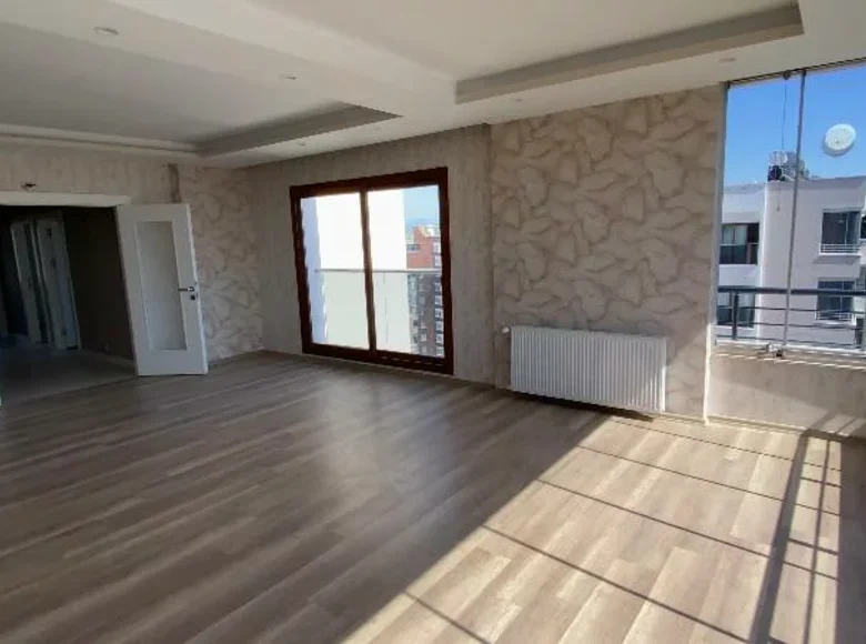 Квартира 3 спальни 130 м² Мерсин, Турция