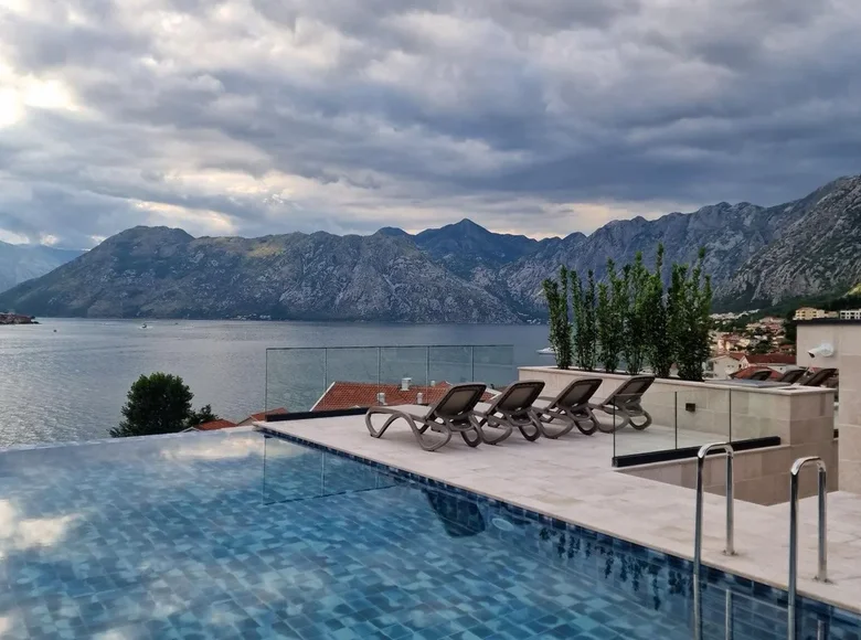 Penthouse 4 pokoi 183 m² Dobrota, Czarnogóra