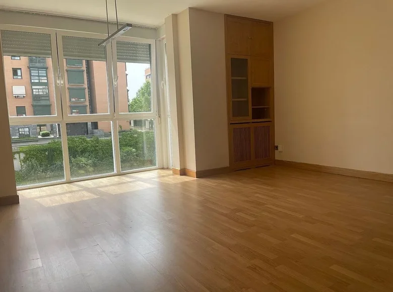 Mieszkanie 3 pokoi 128 m² Madryt, Hiszpania
