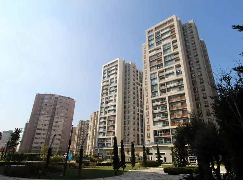 Mieszkanie 3 pokoi 164 m² Beylikduzu, Turcja