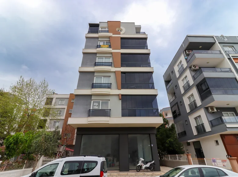 Mieszkanie 3 pokoi 160 m² Mersin, Turcja