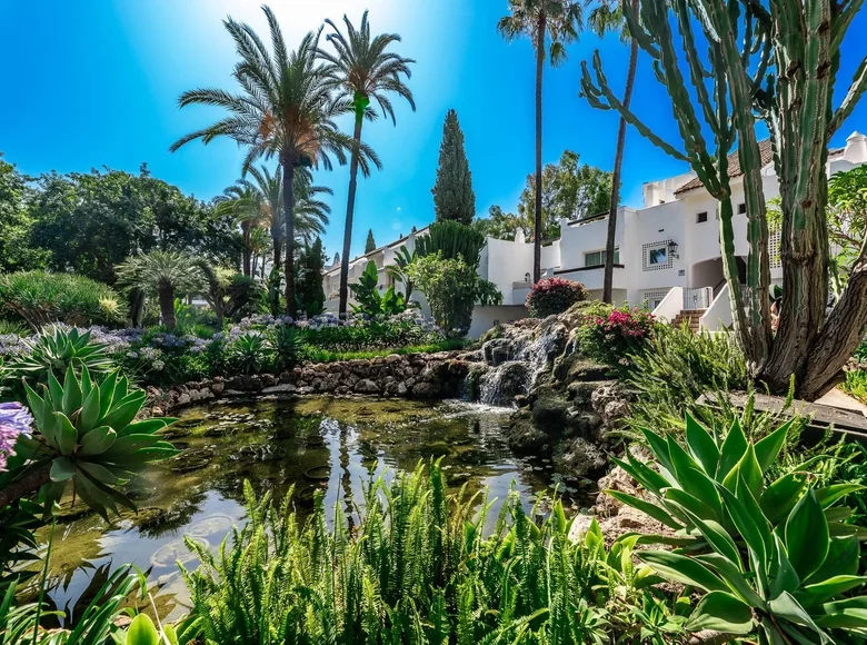Mieszkanie 4 pokoi 195 m² Marbella, Hiszpania