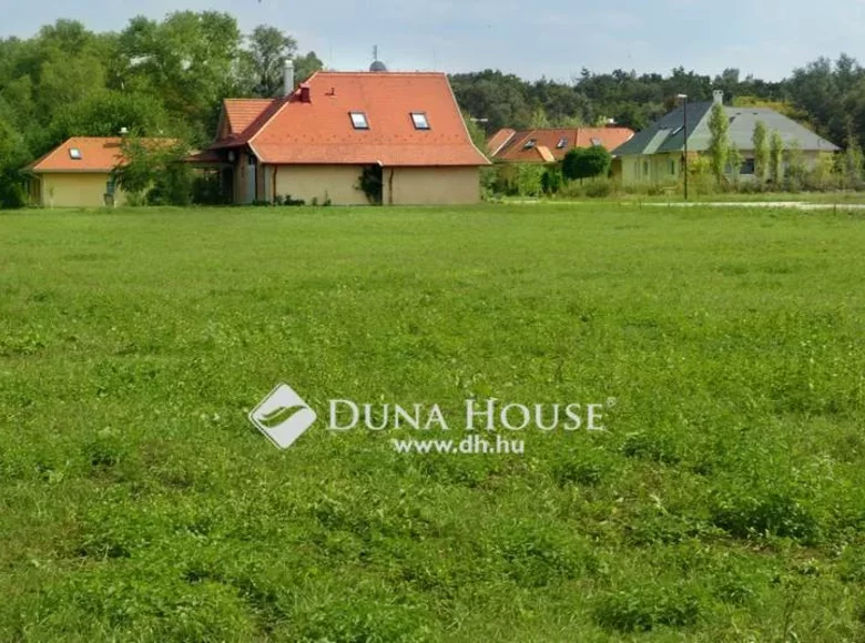 Grundstück 27 713 m² Komitat Komorn-Gran, Ungarn