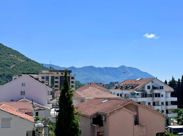 Mieszkanie 3 pokoi 86 m² Budva, Czarnogóra