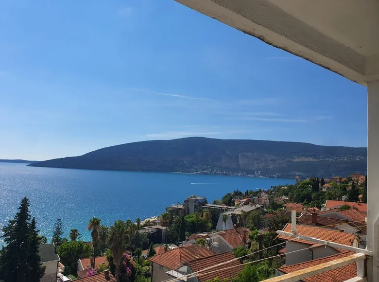 3 bedroom apartment 90 m² Herceg Novi, Montenegro