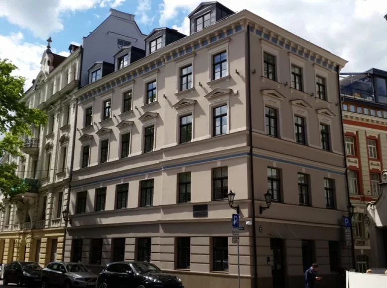 Maison des revenus 821 m² à Riga, Lettonie